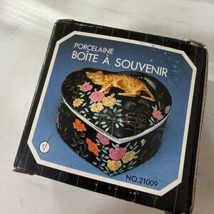Vintage Floral Heart Porcelain Box with Cat Design